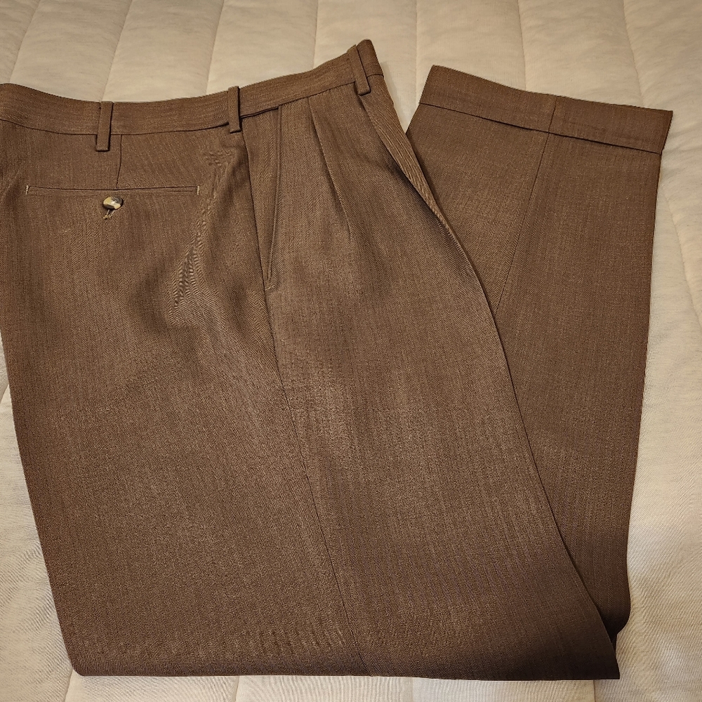Croft & Barrow 32x29 Brown Pleated Dress Pants